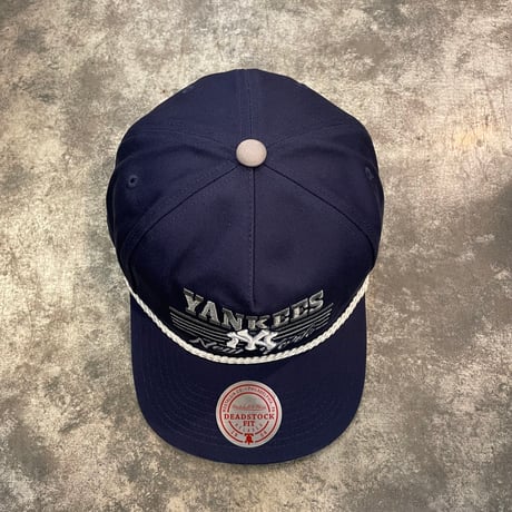 日本未発売モデル  Mitchell &Ness Yankees  Collection カーブバイザー  M-16