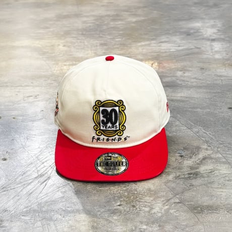 USA買付  NEW ERA × FRIENDS 30th Anniversary The Golfer Snapback Cap – White/Red　NEWERA-93