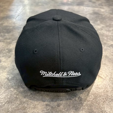 日本未発売モデル  Mitchell &Ness  white sox   black  M-22
