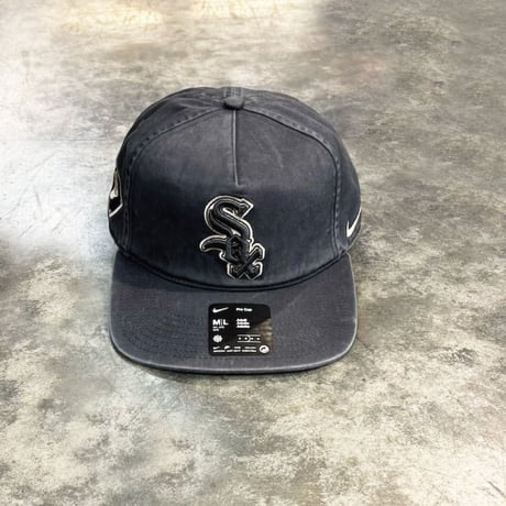 USA買付 Chicago white sox Nike Monotone Pro Adjustable Hat - Anthracite N-194
