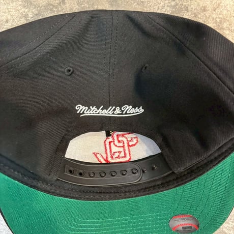 日本未発売モデル  Mitchell &Ness  white sox   black  M-22