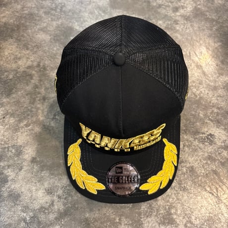 USA買付 New York Yankees 'Podium Pack' Pre-Curved Golfer Trucker Snapback NEWERA-29