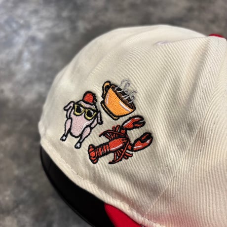 USA買付  NEW ERA × FRIENDS 30th Anniversary The Golfer Snapback Cap – White/Red　NEWERA-93