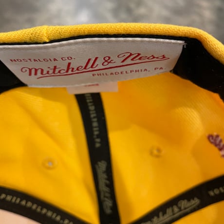 日本未発売モデル  Mitchell &Ness Los AngelesDodgers カーブバイザー YELLOW  M-11