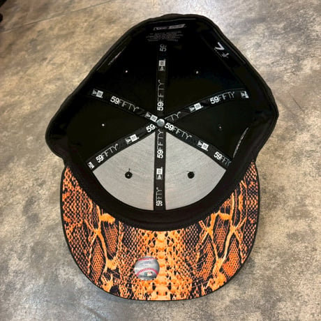 USA買付けNEWERA  REDSOX NEON world series  BLACK/ORENGE 7 2/159.6cm NEWERA-13