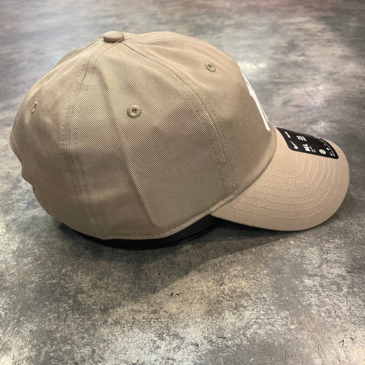 日本未発売モデル NIKE×NEW YORK YANKEES Club CAP カラー BE