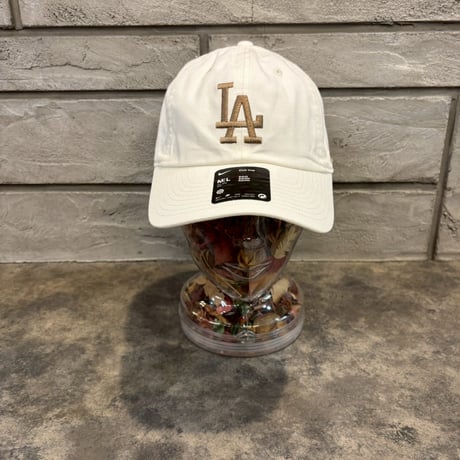 USA買付　 NIKE×Los Angeles Dodgers Club CAP WHITE×light brown N-181