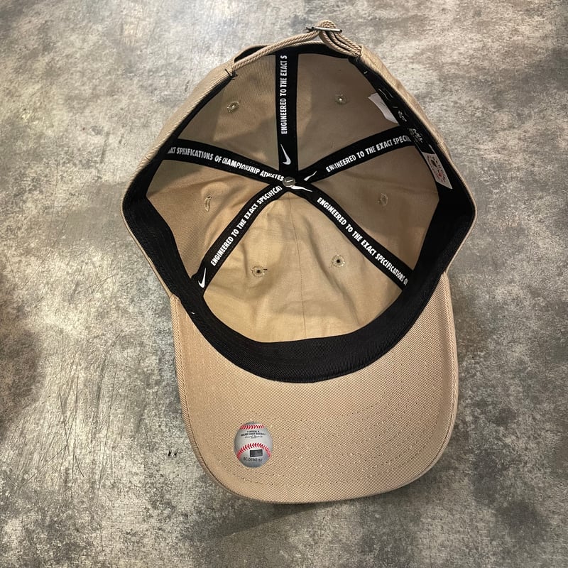 日本未発売モデル NIKE×NEW YORK YANKEES Club CAP カラー BE 日本未発売モデル NIKE×NEW YORK YANKEES Club CAP カラー BE