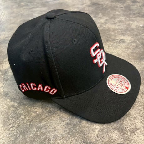 日本未発売モデル  Mitchell &Ness  white sox   black  M-22
