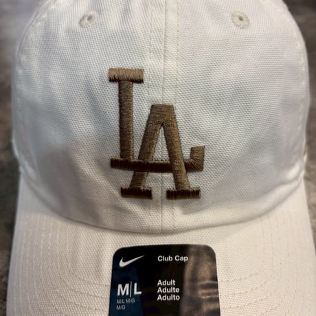 USA買付　 NIKE×Los Angeles Dodgers Club CAP WHITE×light brown N-181