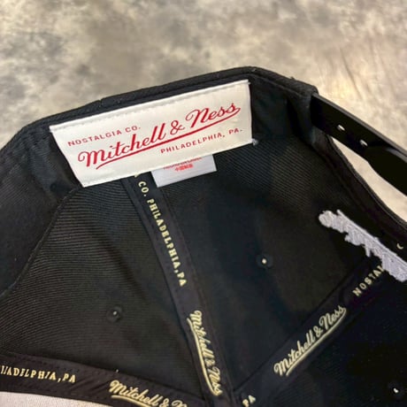 日本未発売モデル  Mitchell &Ness  white sox   black  M-22