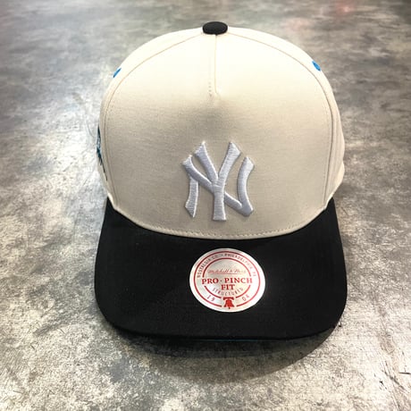 日本未発売モデル  Mitchell &Ness YANKEES collection カーブバイザー STONE/BLACK M-06