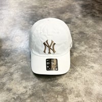 USA買付　 NIKE×NEWYORK YANKEES Club CAP WHITE×light brown N-171