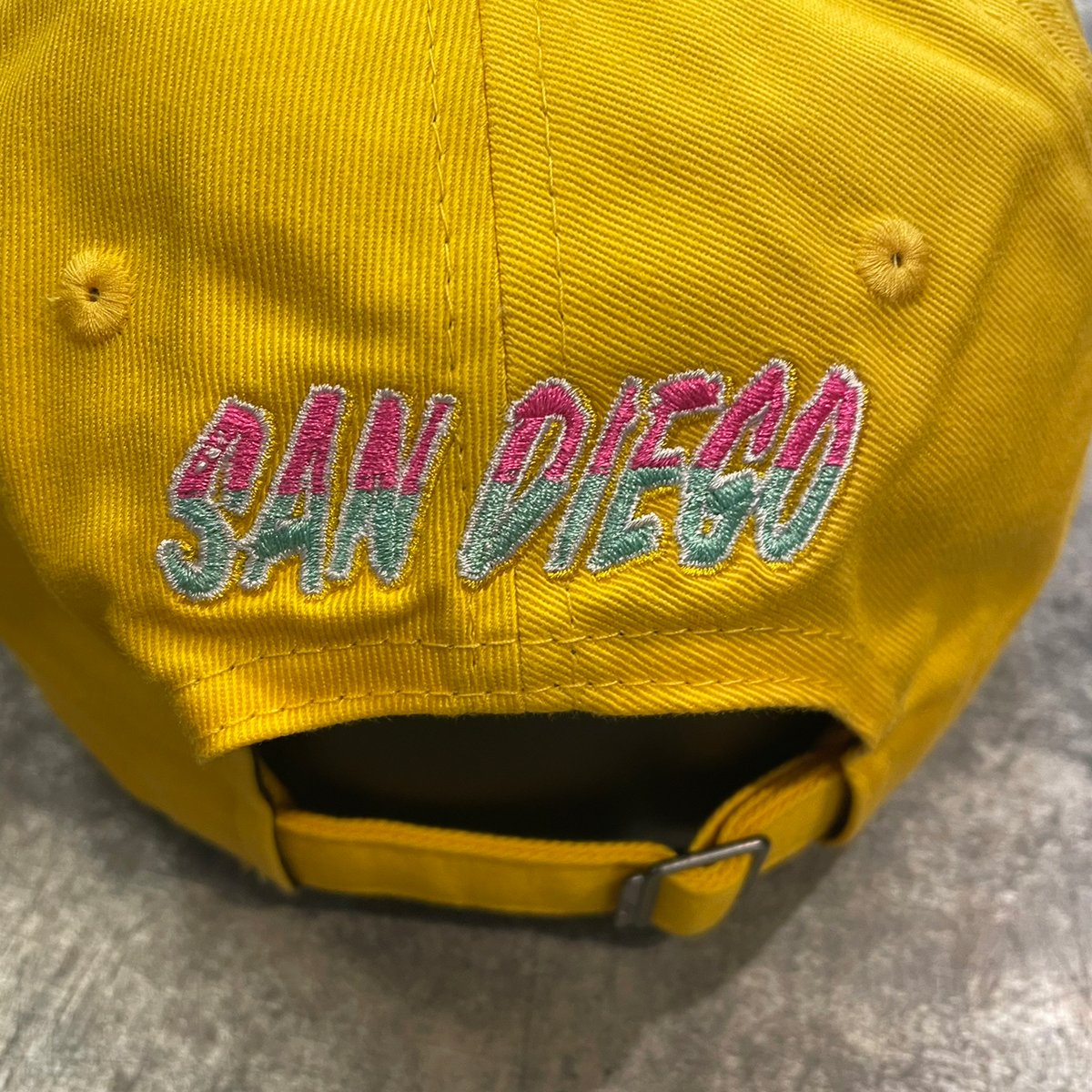 日本未発売モデル NIKE×San Diego Padres Club CAP YELLOW