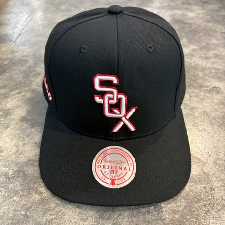 日本未発売モデル  Mitchell &Ness  white sox   black  M-22