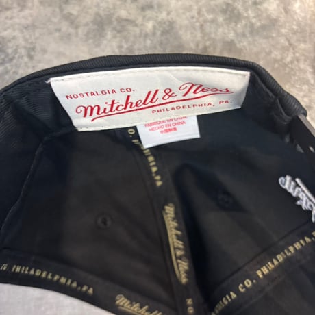 日本未発売モデル  Pittsburgh Pirates Mitchell & Ness Black Radiant Lines  BLACK M-24