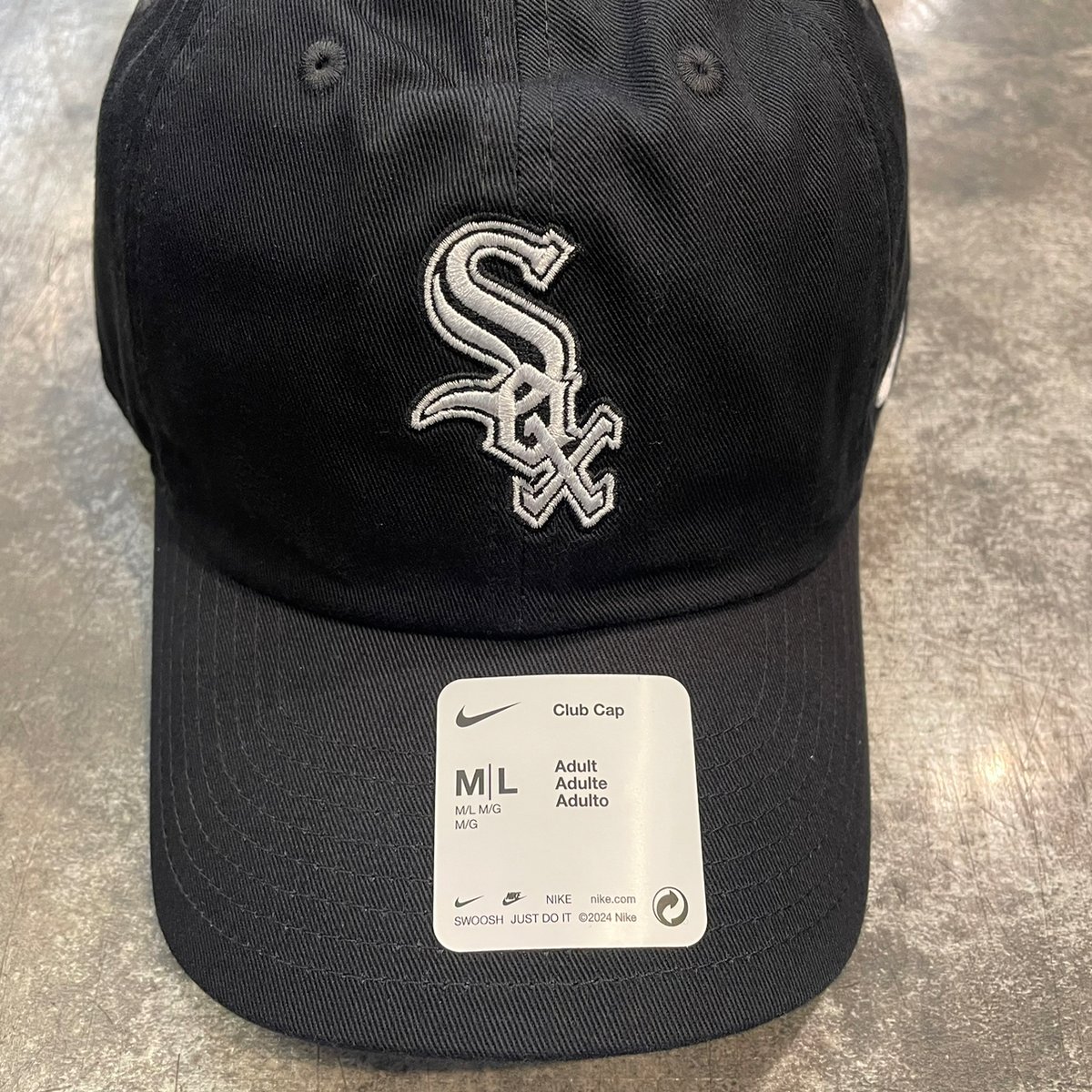 【日本未発売】Code of Bell ブラック 迷彩 キャップ 未使用新品 日本未発売モデル NIKE× WHITE SOX LOGO BLACK Club Cap N
