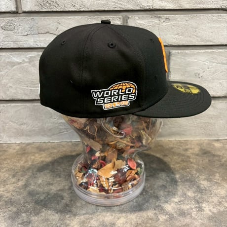 USA買付けNEWERA  REDSOX NEON world series  BLACK/ORENGE 7 2/159.6cm NEWERA-13