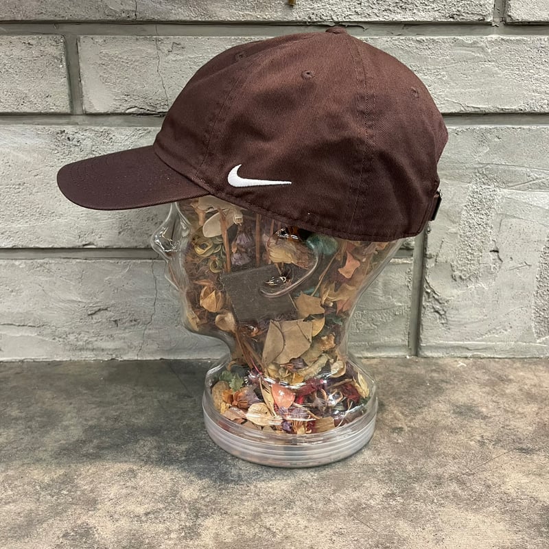 日本未発売モデル NIKE×San Diego Padres Club CAP BROWN N