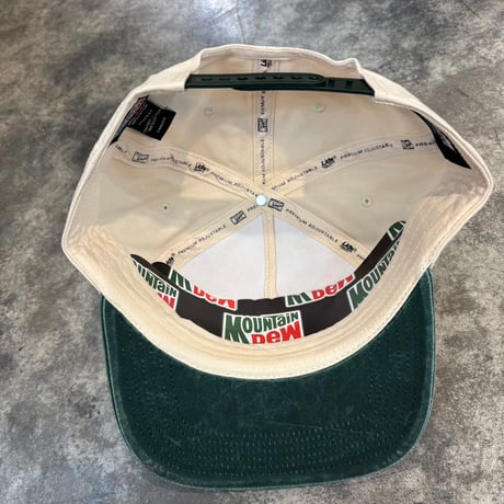 USA買付 Mountain Dew Retro Golfer Snapback Hat - Cream　US-52