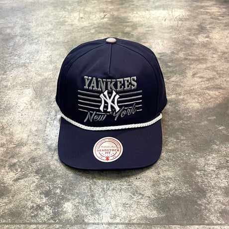 日本未発売モデル  Mitchell &Ness Yankees  Collection カーブバイザー  M-16