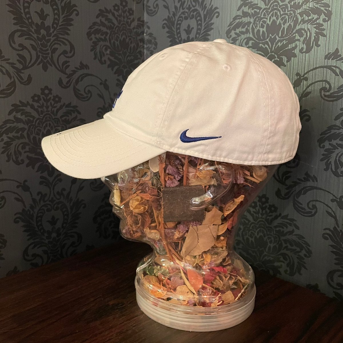ラスト１点！日本未発売　Nike LA Dodgers キャップ M/L 日本未発売モデル NIKE×LOSANGELS DODGERS Club CAP WHITE/
