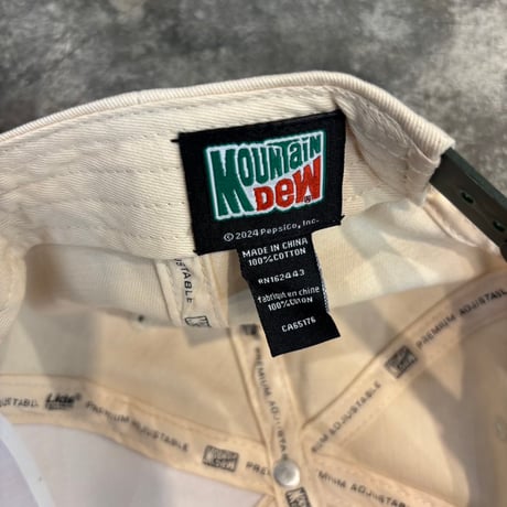 USA買付 Mountain Dew Retro Golfer Snapback Hat - Cream　US-52