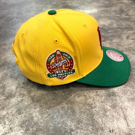 日本未発売モデル  Mitchell &Ness Los AngelesDodgers カーブバイザー YELLOW  M-11