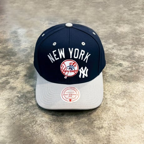 日本未発売モデル  Mitchell &Ness YANKEES collection カーブバイザー NAVY M-21