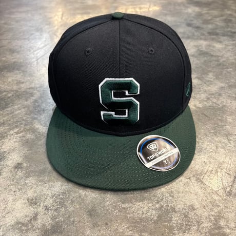 USA買付　Michigan State Spartans Top of the World Team Color Two-Tone Fitted Hat - Black/Green US-43