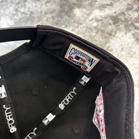 USA買付  NY Cooperstown Collection Purple Gradient Logo 9FORTY A-Frame  Cap Black/Pink 　NEWERA -86