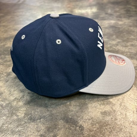 日本未発売モデル  Mitchell &Ness YANKEES collection カーブバイザー NAVY M-21