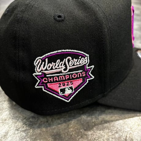 USA買付 Los Angeles Dodgers 9FORTY A-Frame Cap Black with 2025 World Series Champions Patch　NEWERA -85