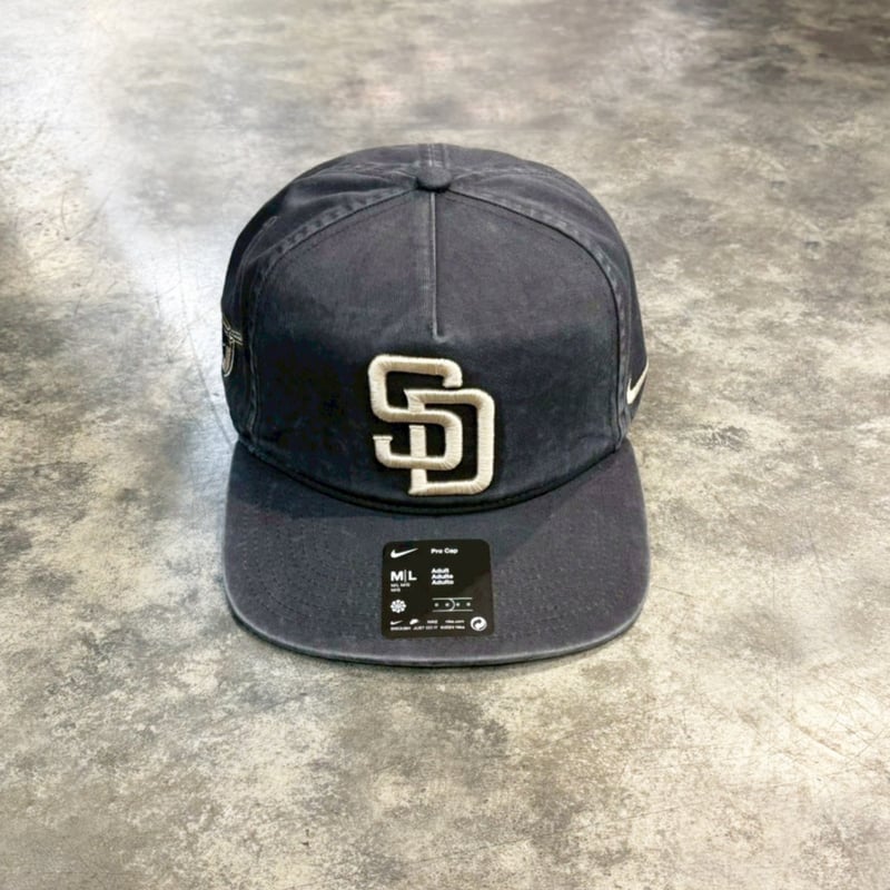 ナイキ パドレス（San Diego Padres）キャップ M/Lフリーサイズ San Diego Padres Statement Club Men's Nike MLB Adjustable Hat
