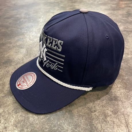 日本未発売モデル  Mitchell &Ness Yankees  Collection カーブバイザー  M-16