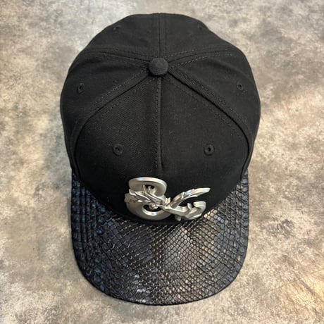 USA買付 Dungeons & Dragons Youth Snapback Hat - Black　US-50