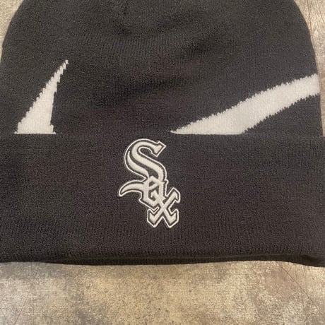 日本未発売モデル　NIKE×Chicago White Sox SWOOSH PEAK CUFFED KNIT/BLACK N-109