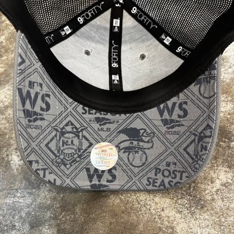 USA買付　NEW ERA ニューヨーク・ヤンキース 2022 ポストシーズン メッシュキャップ グレー/ブラック 9FORTY Adjustable　NEWERA-74