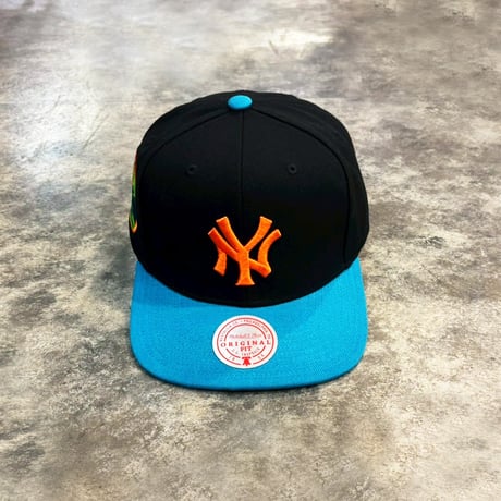 日本未発売モデル  Mitchell &Ness Los NEW YORK YANKEES  black/turquoise  M-18