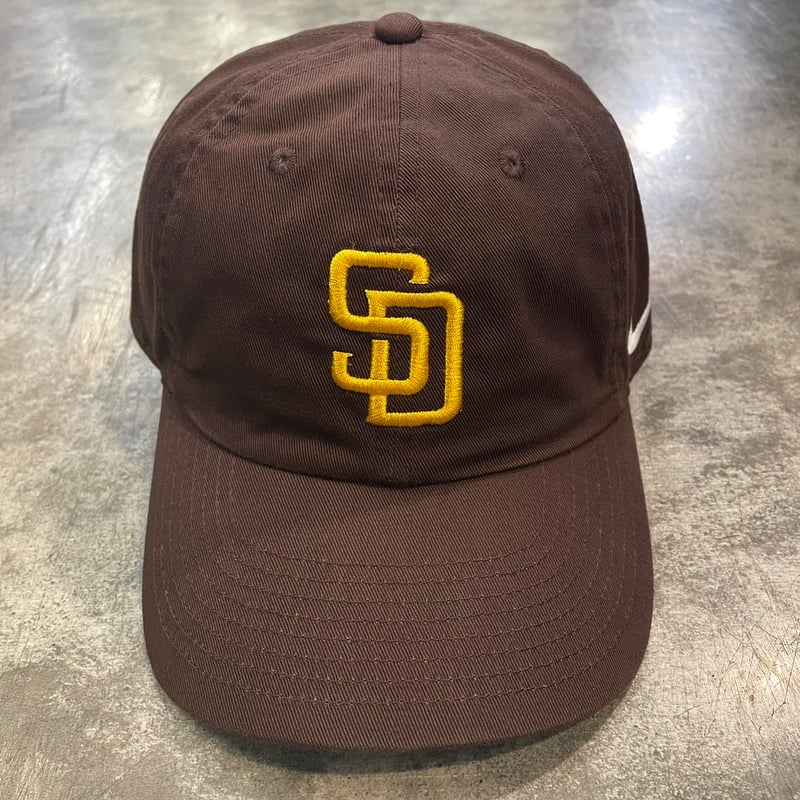 海外限定モデル】 パドレス Nike Club Cap ブラウン キャップ ①
