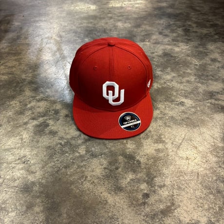 USA買付　Oklahoma Sooners Top of the World Team Color Fitted Hat - RED 7 2/1 (59.6cm)　US-23