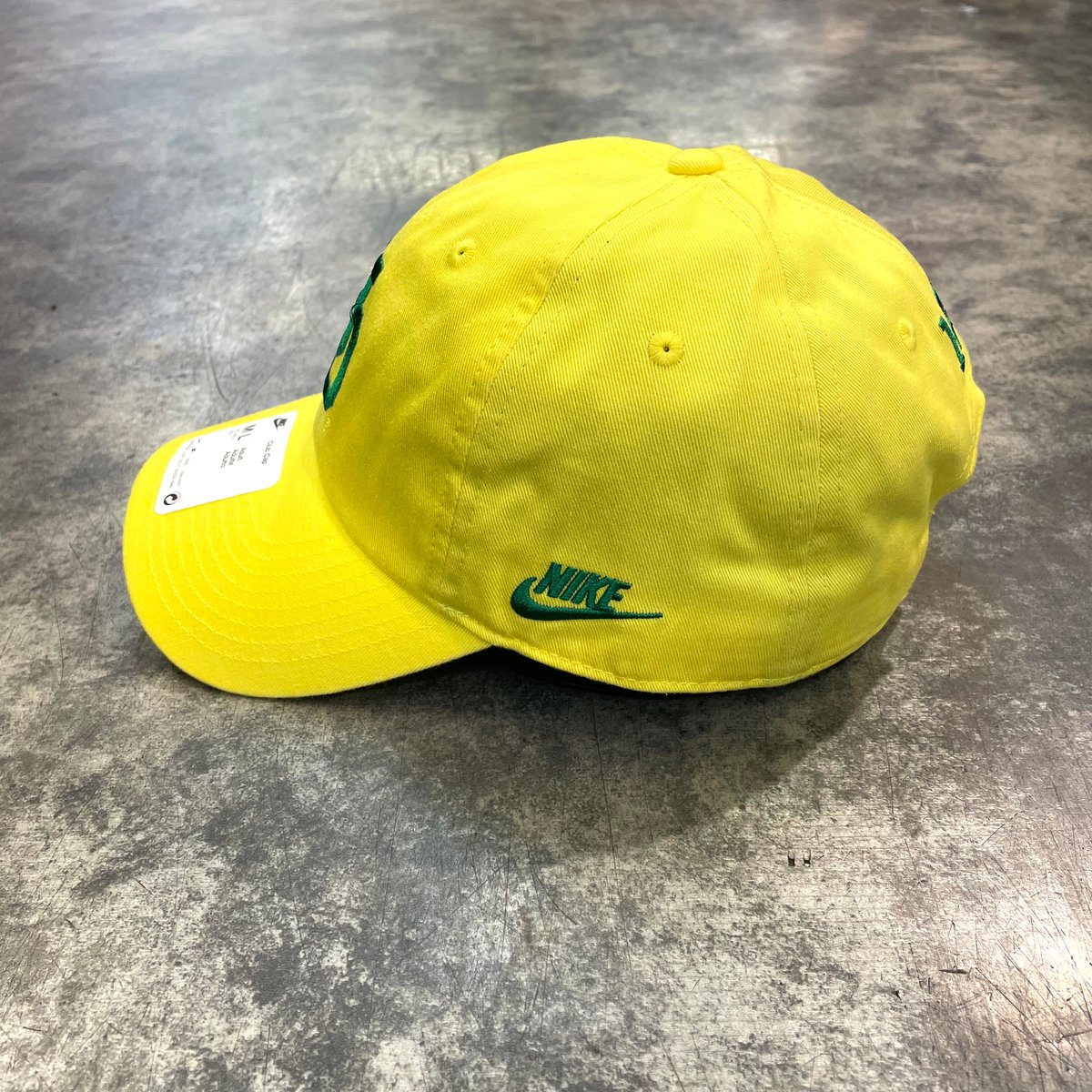 日本未発売モデル Oregon Ducks Nike Legacy Club Performa 日本未発売モデル Oregon Ducks Nike Legacy Club Performa