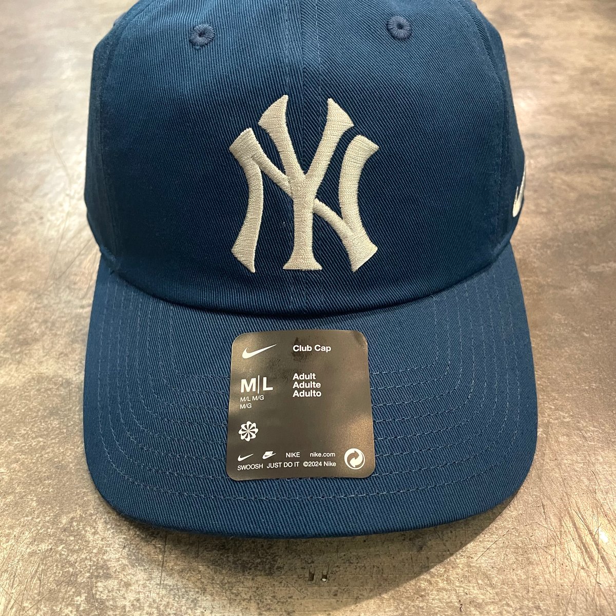 日本未発売モデル NIKE×NEW YORK YANKEES Club CAP カラー/AQ 日本未発売モデル NIKE×NEW YORK YANKEES Club CAP カラー/AQ