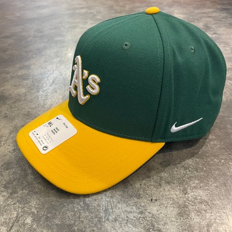 日本未発売モデル  NIKE× Oakland Athletics　TOW TONE GREEN/YELLOW　NIKE PRO DEEP  カーブバイザー N-69