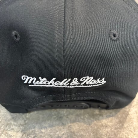 日本未発売モデル  Pittsburgh Pirates Mitchell & Ness Black Radiant Lines  BLACK M-24