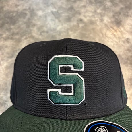 USA買付　Michigan State Spartans Top of the World Team Color Two-Tone Fitted Hat - Black/Green US-43