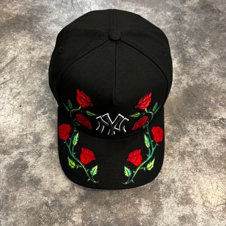 USA買付 NEW ERA 9FORTY NEW YORK YANKEES ROSE EMBROIDERY BLACK CAP　NEWERA -76