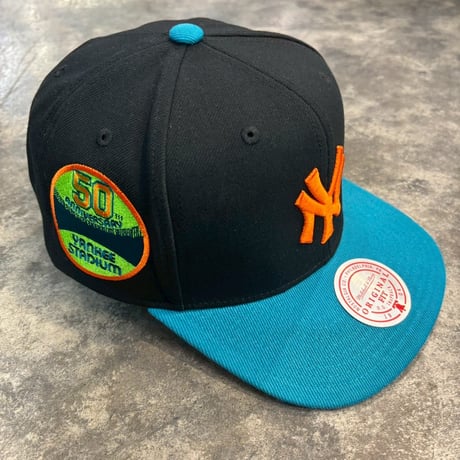 日本未発売モデル  Mitchell &Ness Los NEW YORK YANKEES  black/turquoise  M-18