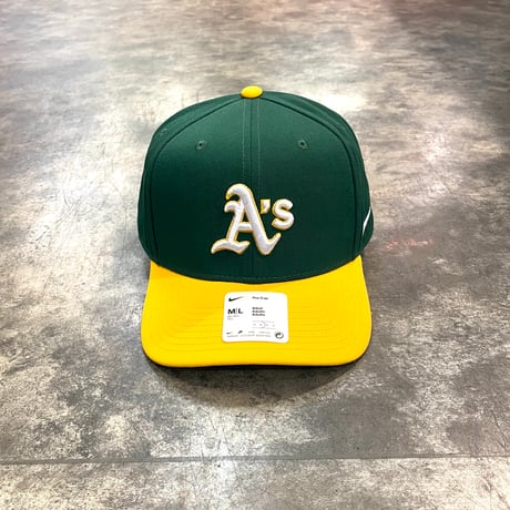 日本未発売モデル  NIKE× Oakland Athletics　TOW TONE GREEN/YELLOW　NIKE PRO DEEP  カーブバイザー N-69