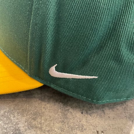 日本未発売モデル  NIKE× Oakland Athletics　TOW TONE GREEN/YELLOW　NIKE PRO DEEP  カーブバイザー N-69